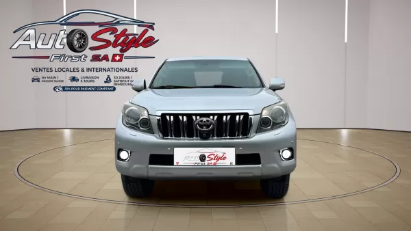 TOYOTA LAND CRUISER 3.0 D-4D LINEA SOL PREMIUM 4WD (190 CH) BVA – 7 PLACES CUIR BEIGE, 3ÈME RANGÉE ÉLECTRIQUE, ROUES HIVER & GARANTIE 12 MOIS | 186'819 km | CHF 15'500.-